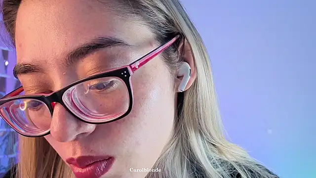 Carolblonde online show from December 15, 2:05 am