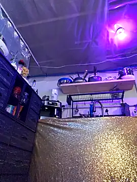 Snapshot of BBWMistressEmily chatting on February 27, 6:53 pm BBWMistressEmily online show from February 27, 6:53 pm