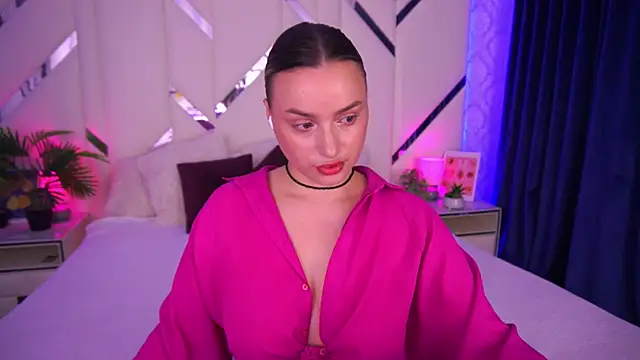 Snapshot of LindsieGreyy chatting on November 5, 8:14 am LindsieGreyy online show from November 5, 8:14 am