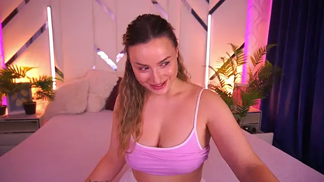 Snapshot of LindsieGreyy chatting on November 26, 8:37 am LindsieGreyy online show from November 26, 8:37 am