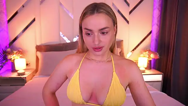 LindsieGreyy online show from June 26, 12:53 pm