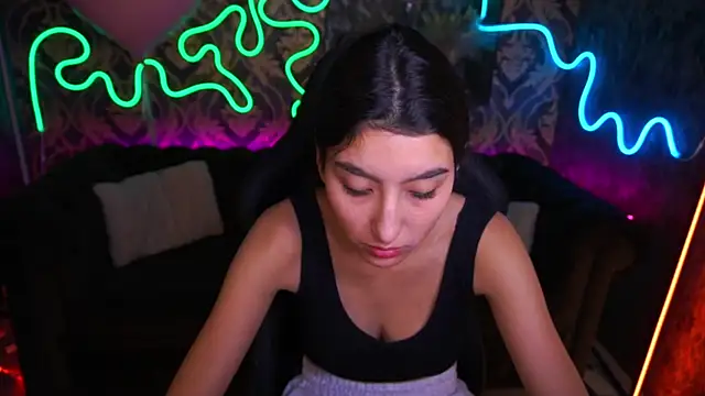 Snapshot of CharmMocco chatting on February 17, 10:18 am CharmMocco online show from February 17, 10:18 am