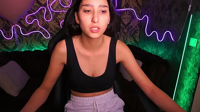 Snapshot of CharmMocco chatting on February 20, 10:37 am CharmMocco online show from February 20, 10:37 am