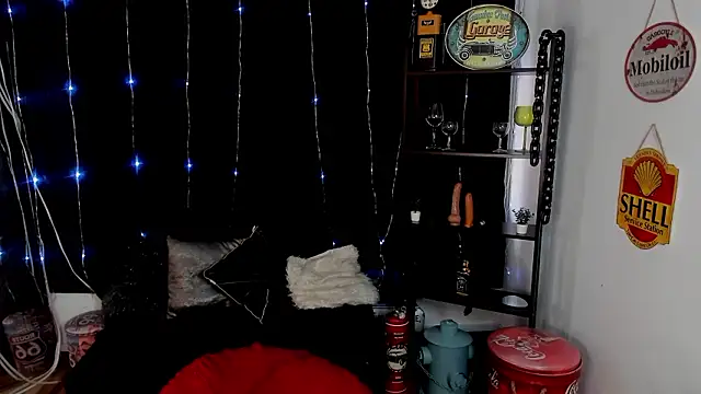 anuvyz miller  online show from March 18, 12:52 pm