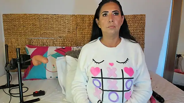 Jackiehmilf52 online show from May 25, 1:39 pm
