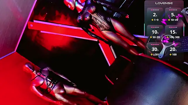 emelly horny  online show from March 27, 7:35 pm