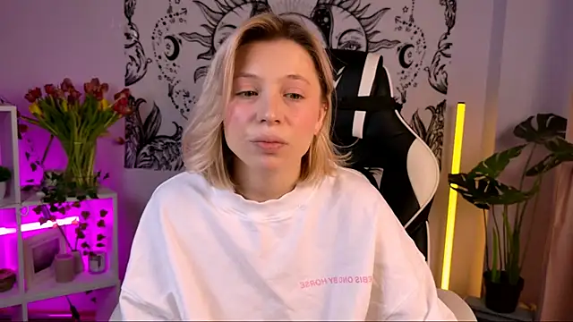 EllySunlover online show from March 13, 3:11 am