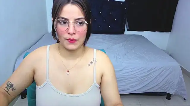 Snapshot of atenea_02_love chatting on September 27, 11:21 pm atenea 02 love online show from September 27, 11:21 pm
