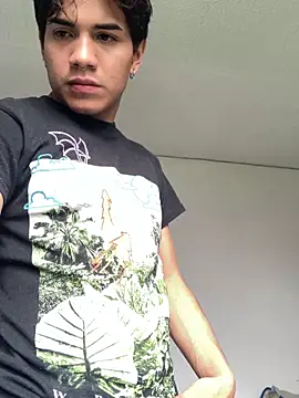 shadowsofgarden online show from April 10, 9:30 pm