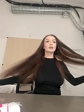 Snapshot of AlexaBright chatting on October 19, 3:45 pm AlexaBright online show from October 19, 3:45 pm