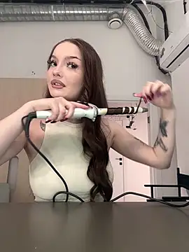 Snapshot of AlexaBright chatting on October 29, 6:09 pm AlexaBright online show from October 29, 6:09 pm