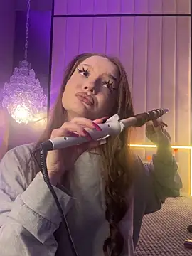 Snapshot of AlexaBright chatting on November 3, 5:58 pm AlexaBright online show from November 3, 5:58 pm