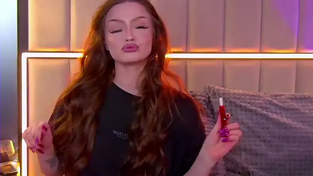 Snapshot of AlexaBright chatting on November 18, 6:34 pm AlexaBright online show from November 18, 6:34 pm