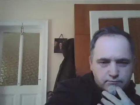 Snapshot of Szolga10 chatting on February 8, 2:49 pm Szolga10 online show from February 8, 2:49 pm