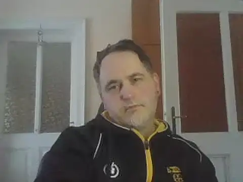 Snapshot of Szolga10 chatting on February 12, 11:07 am Szolga10 online show from February 12, 11:07 am