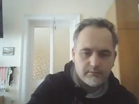 Snapshot of Szolga10 chatting on November 15, 10:56 am Szolga10 online show from November 15, 10:56 am