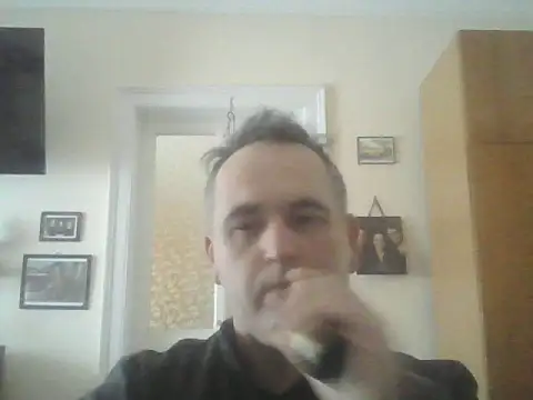 Snapshot of Szolga10 chatting on March 10, 3:17 pm Szolga10 online show from March 10, 3:17 pm