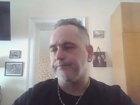 Snapshot of Szolga10 chatting on March 15, 11:16 am Szolga10 online show from March 15, 11:16 am