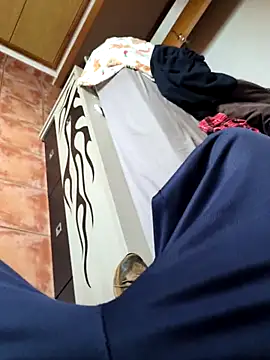 Snapshot of mikeee6538 chatting on December 16, 2:22 pm mikeee6538 online show from December 16, 2:22 pm