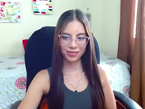 veronicamiller22 online show from October 6, 8:50 pm