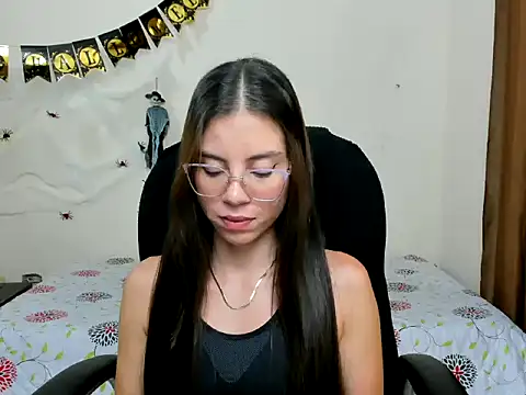 veronicamiller22 online show from October 21, 2:12 am