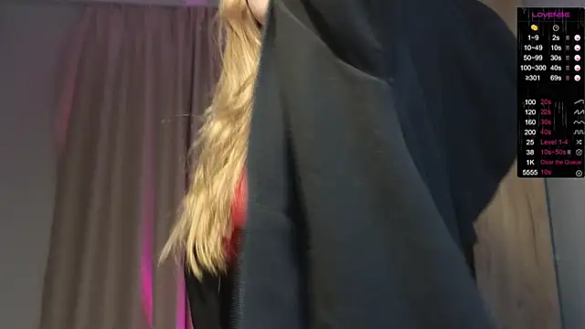 Snapshot of Sakura_Moore chatting on December 15, 1:26 pm Sakura Moore online show from December 15, 1:26 pm