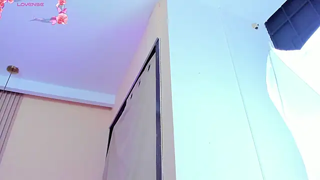 elizabeth 20 online show from October 29, 7:04 pm