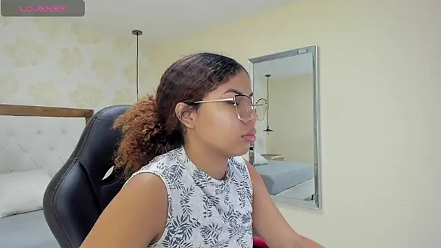 MELINAMARTINS online show from October 10, 12:48 pm