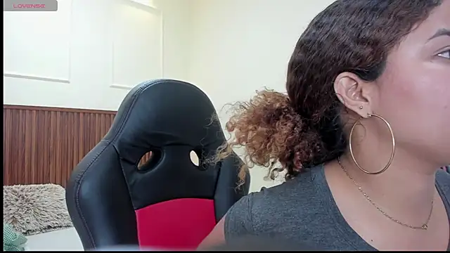 MELINAMARTINS online show from October 17, 7:27 pm