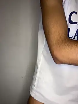 Snapshot of Hamza-Maroki chatting on November 11, 11:43 am Hamza-Maroki online show from November 11, 11:43 am