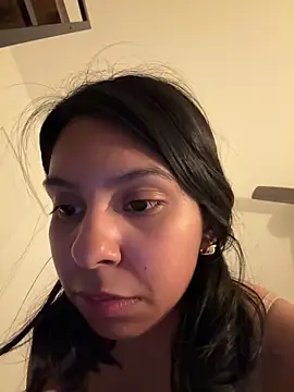 Valeedoll online show from March 6, 4:20 am