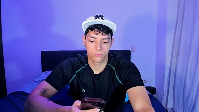  JacobMiller   online show from April 6, 10:54 pm