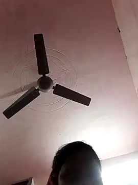 Snapshot of Hot_couple493 chatting on February 17, 2:09 am Hot couple493 online show from February 17, 2:09 am