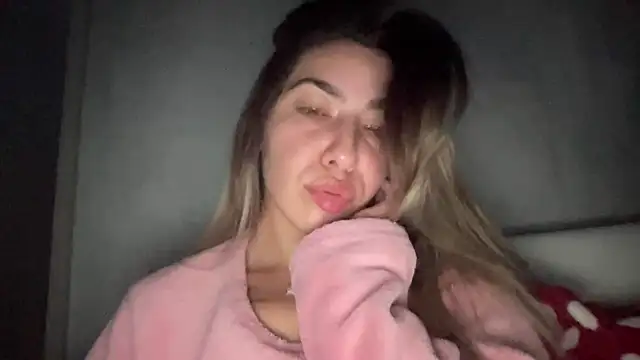 sarrah rossy online show from October 27, 10:25 pm