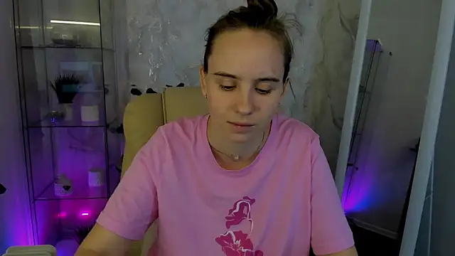 Lika 0ne online show from October 18, 12:17 pm