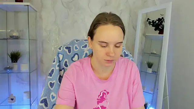 Lika 0ne online show from December 19, 12:23 pm