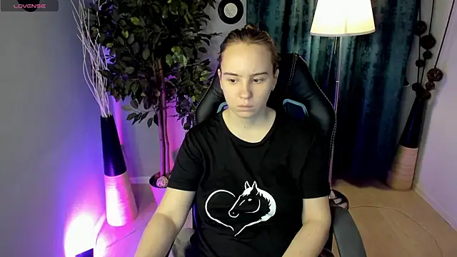 Lika 0ne online show from February 14, 12:13 pm