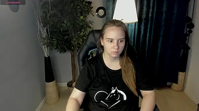 Snapshot of Lika_0ne chatting on April 24, 11:56 am Lika 0ne online show from April 24, 11:56 am