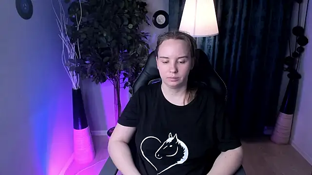 Snapshot of Lika_0ne chatting on April 25, 2:47 pm Lika 0ne online show from April 25, 2:47 pm