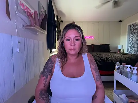 bossyroxy84 online show from September 27, 6:13 pm