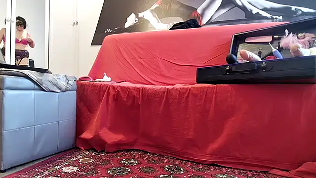 Chanel Noire online show from February 3, 2:11 pm