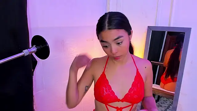 Snapshot of lanna_brunette chatting on May 7, 1:38 pm lanna brunette online show from May 7, 1:38 pm