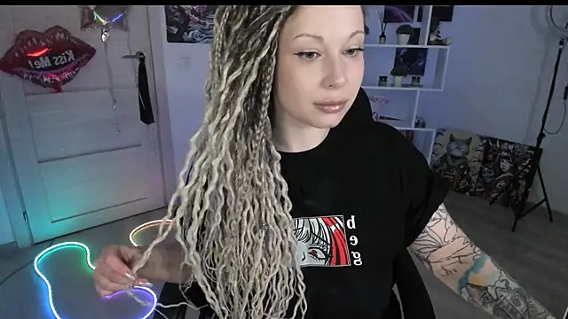 HoneySallyMoore online show from April 3, 8:18 pm