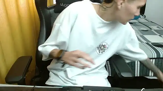 Snapshot of duo_peludoo chatting on February 18, 4:14 pm duo peludoo online show from February 18, 4:14 pm