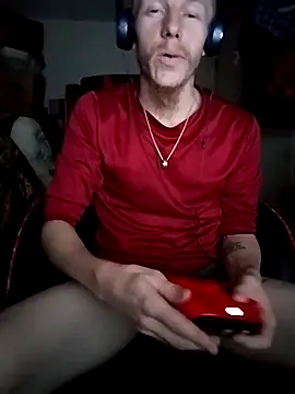 Snapshot of ReflectingAlly72 chatting on February 19, 11:39 am ReflectingAlly72 online show from February 19, 11:39 am