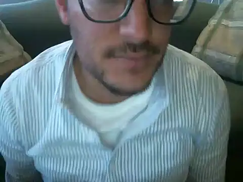 Snapshot of quitomanec chatting on November 24, 10:53 pm quitomanec online show from November 24, 10:53 pm