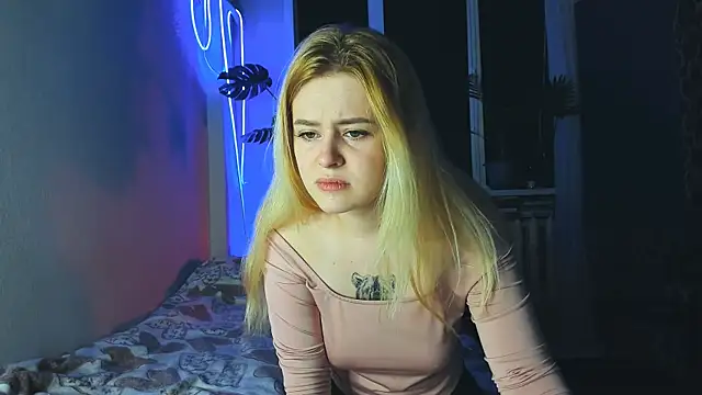 Alexa Pirs online show from February 19, 2:44 pm