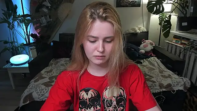 Alexa Pirs online show from February 5, 3:27 pm