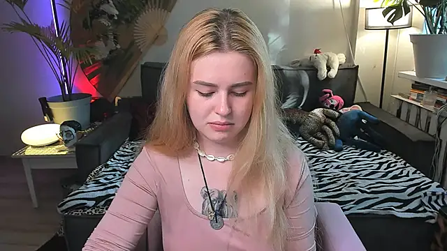 Alexa Pirs online show from June 16, 3:14 pm