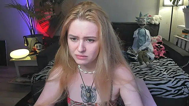 Alexa Pirs online show from July 22, 4:32 pm